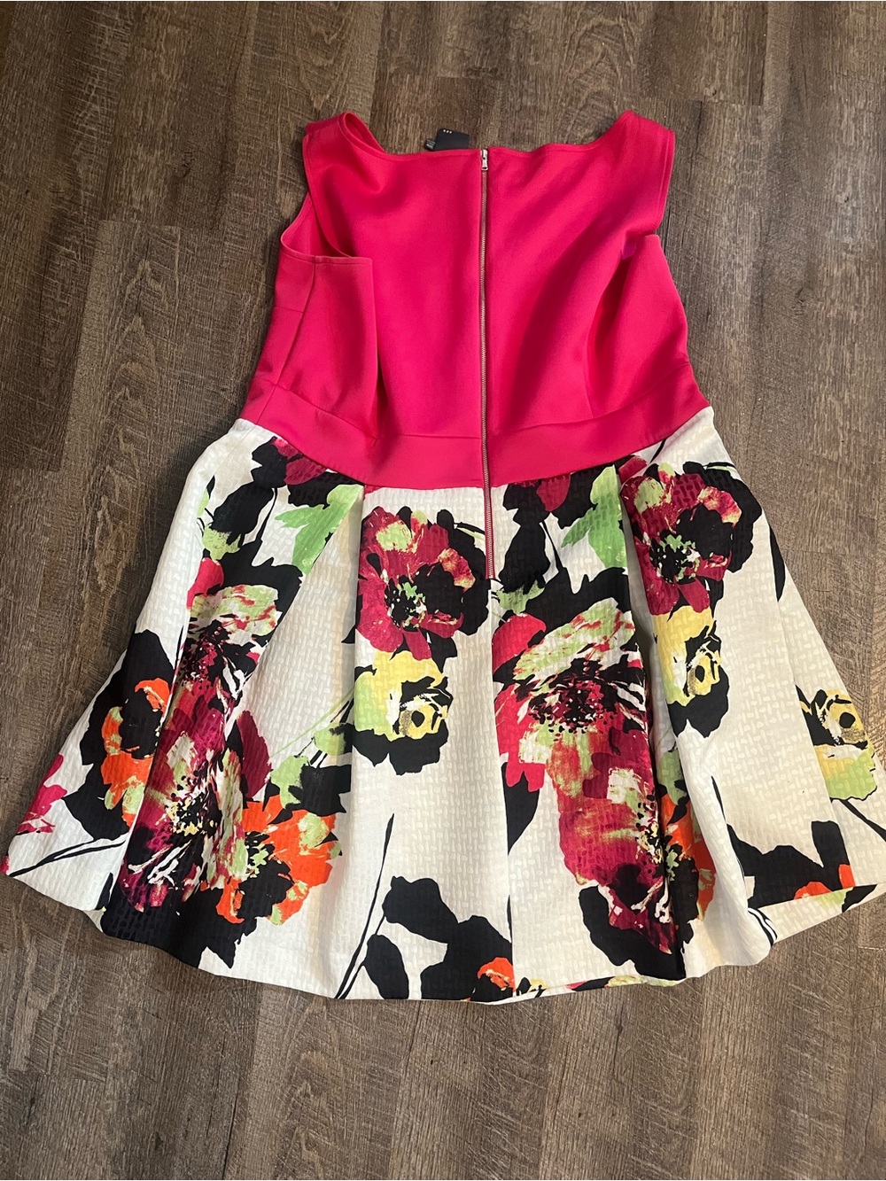 Gabby Skye Women’s Size 18 Hot Pink and Floral Fit-and-Flare Midi Dress - Picture 5 of 6